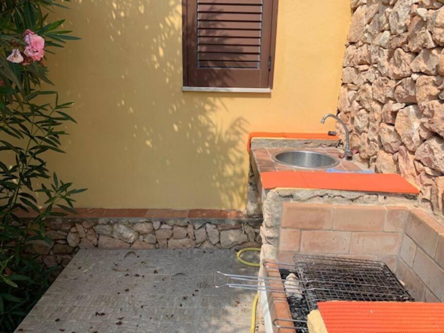Villa Maveda, Un Dammuso Immerso Nel Verde ลัมเปดูซา ภายนอก รูปภาพ